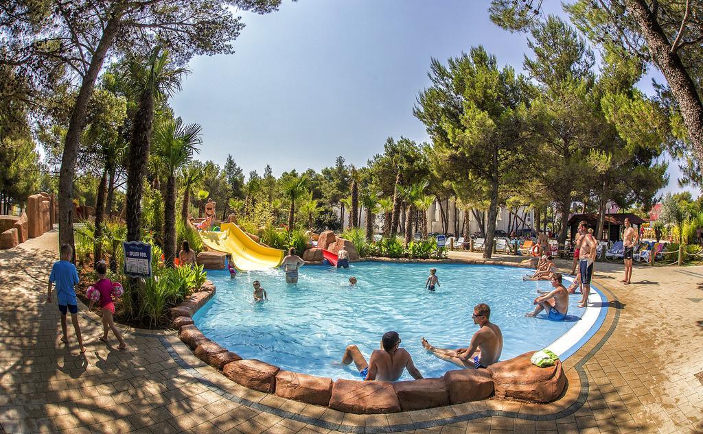 Mediteran Travel Mobile Homes Solaris Brodarica  Esterno foto