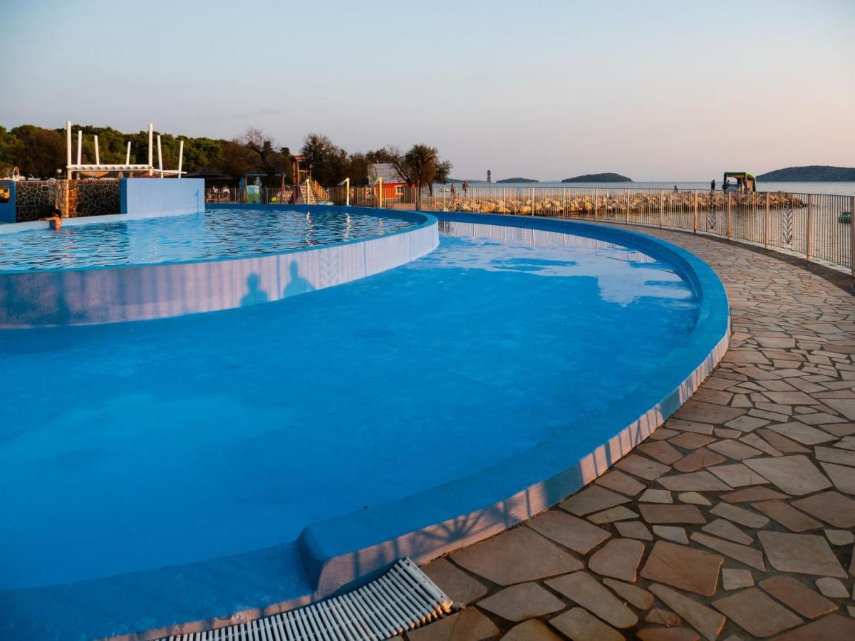 Mediteran Travel Mobile Homes Solaris Brodarica  Esterno foto